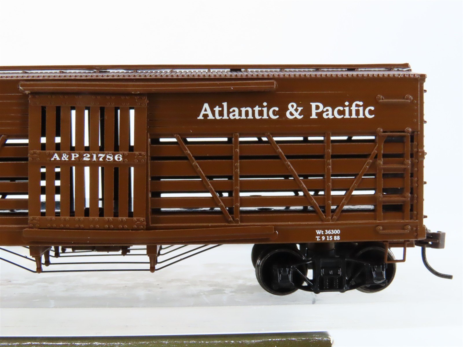 HO Scale Roundhouse 84226 A&P Atlantic & Pacific 36' Stock Car #21786