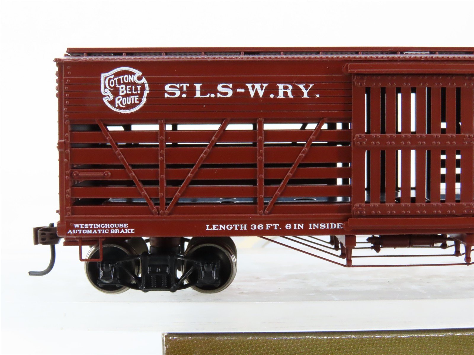 HO Scale Roundhouse 84235 SSW Cotton Belt Route 36' Stock Car #8214