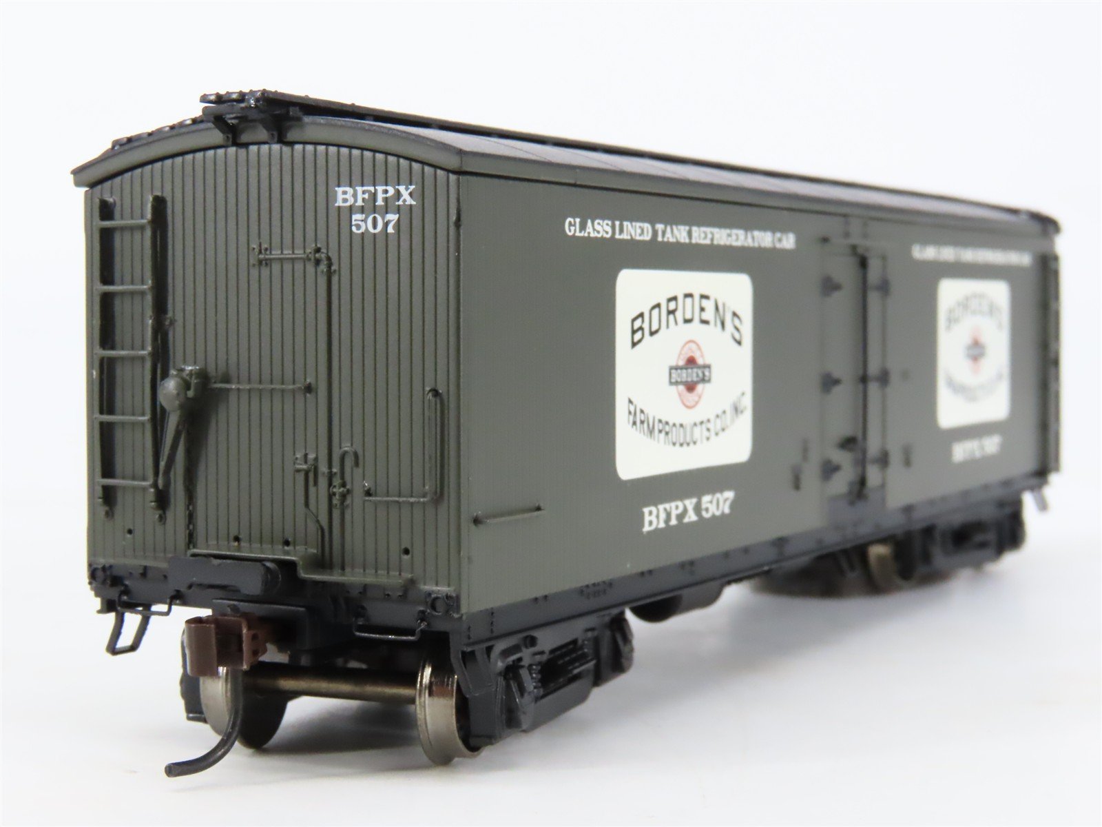HO Scale Roundhouse 84591 BFPX Borden's 40' Glass-Lined Wood Milk Car #507