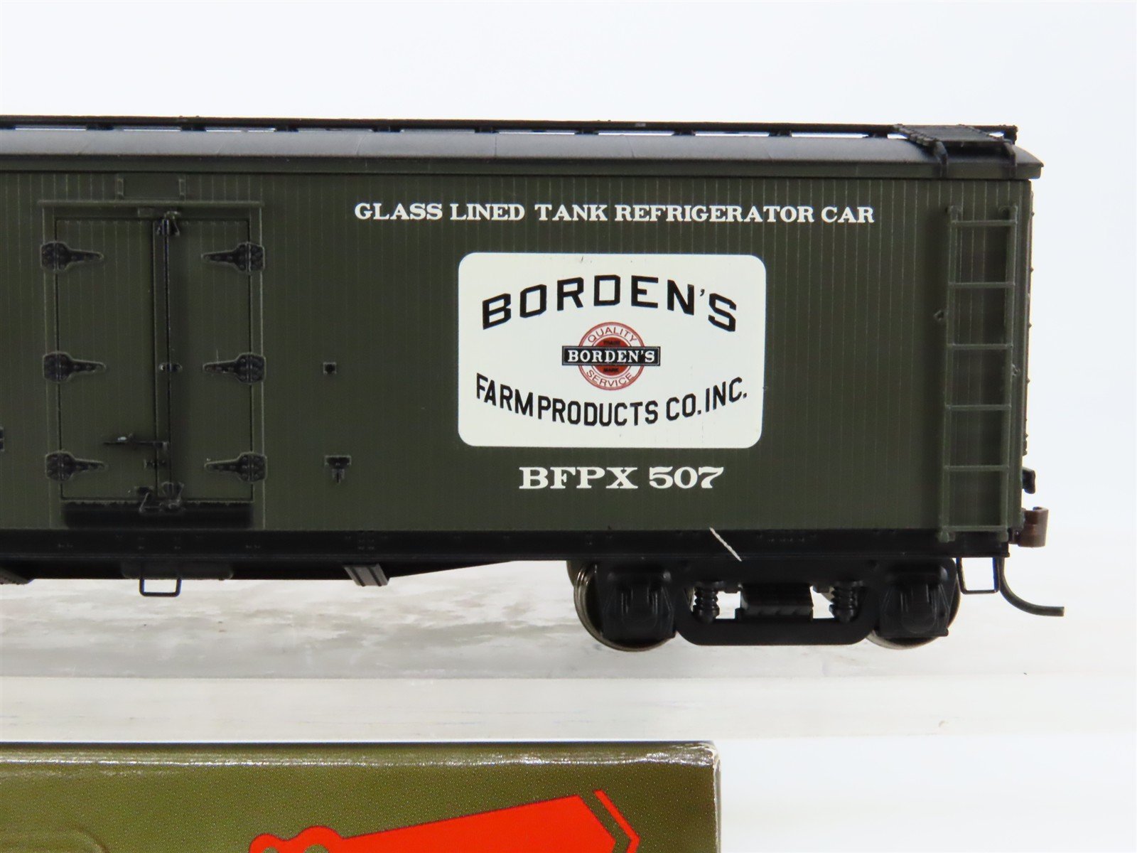 HO Scale Roundhouse 84591 BFPX Borden's 40' Glass-Lined Wood Milk Car #507