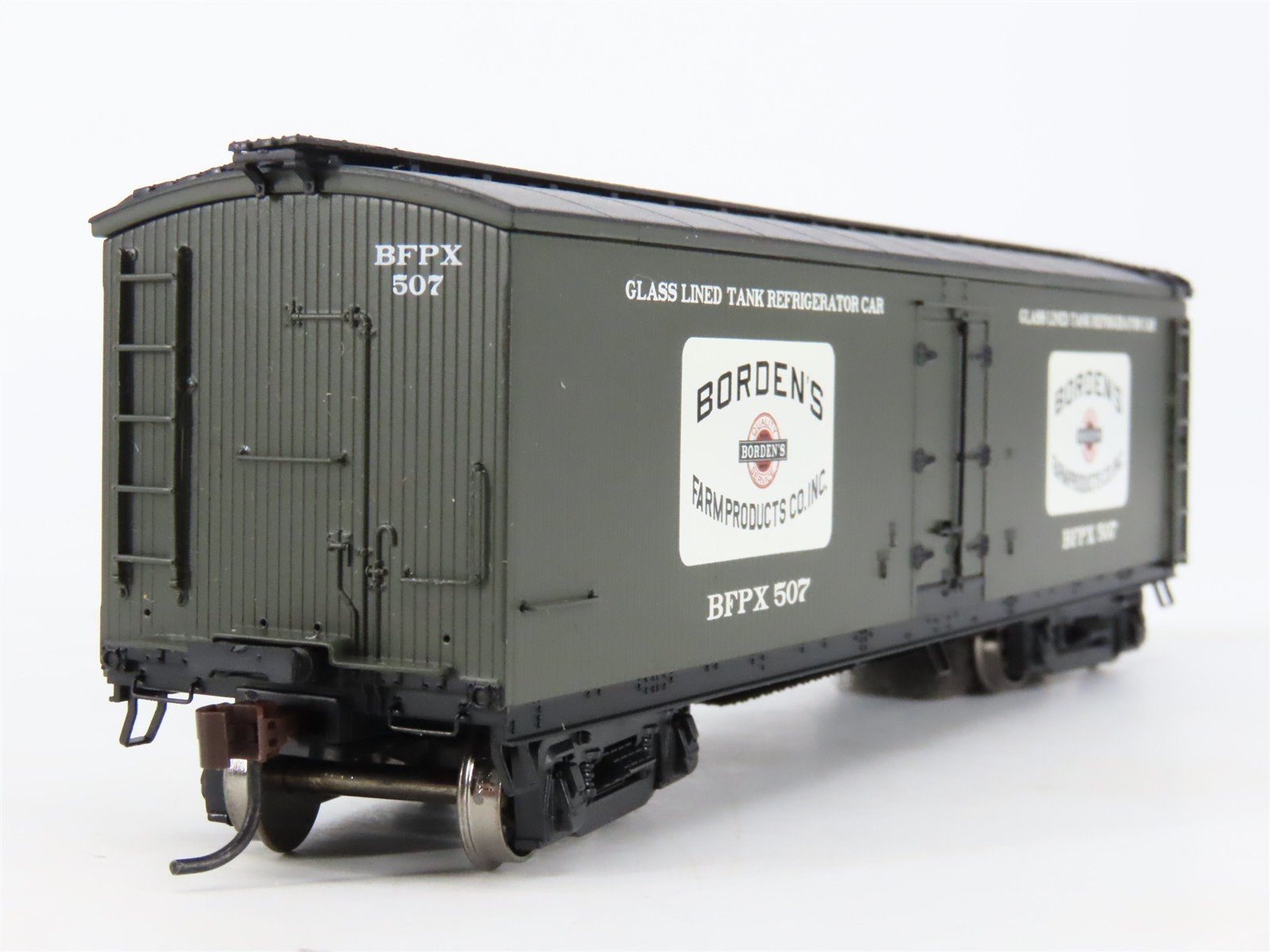 HO Scale Roundhouse 84591 BFPX Borden's 40' Glass-Lined Wood Milk Car #507