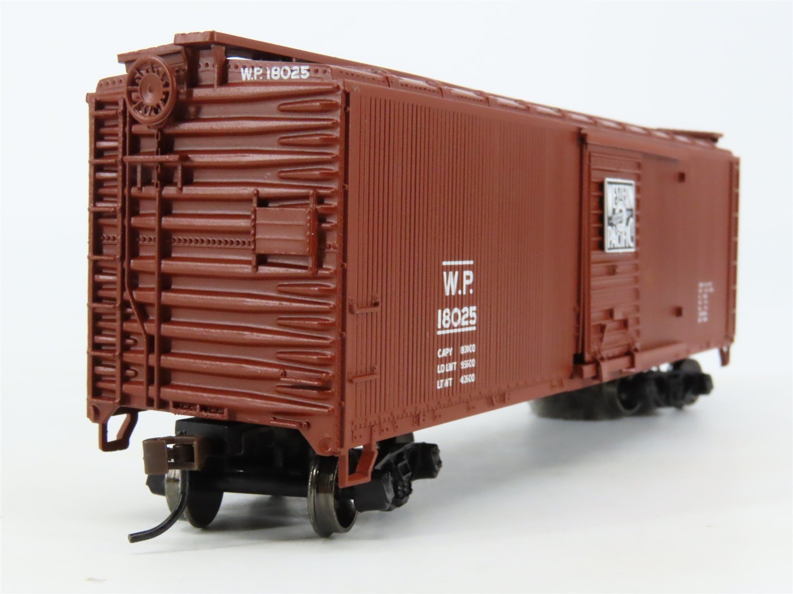 HO Roundhouse 84671 WP Western Pacific 40' Double-Sheathed Wood Box Car #18025