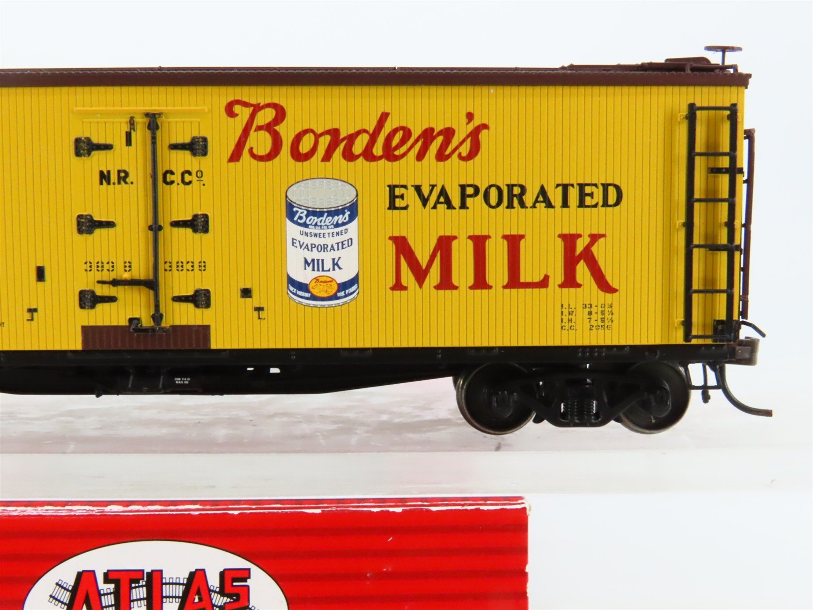 HO Atlas Master 20002006 NRCCo Northern / Borden's Milk 40' Wood Reefer #3838