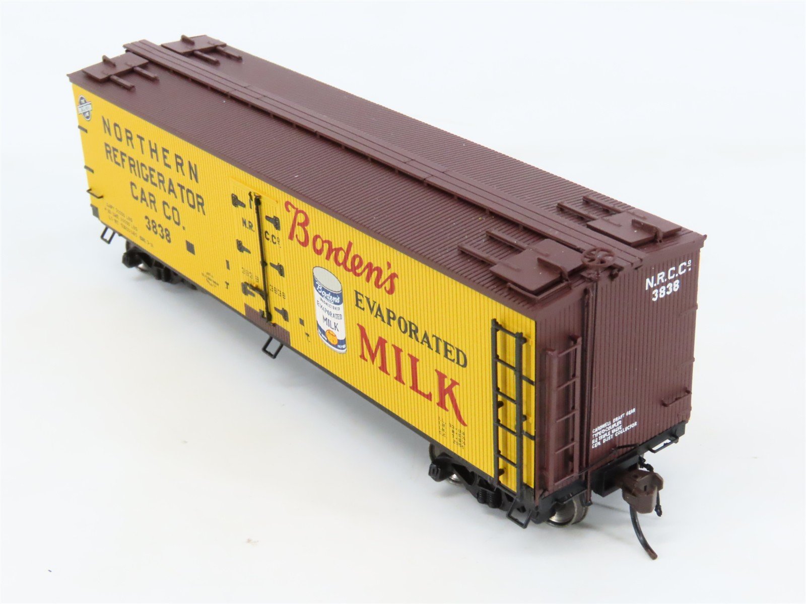 HO Atlas Master 20002006 NRCCo Northern / Borden's Milk 40' Wood Reefer #3838
