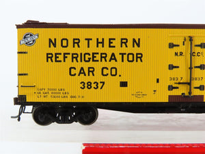 HO Atlas Master 20002005 NRCCo Northern / Borden's Milk 40' Wood Reefer #3837