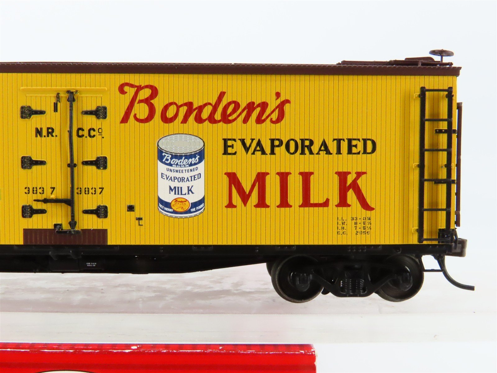 HO Atlas Master 20002005 NRCCo Northern / Borden's Milk 40' Wood Reefer #3837
