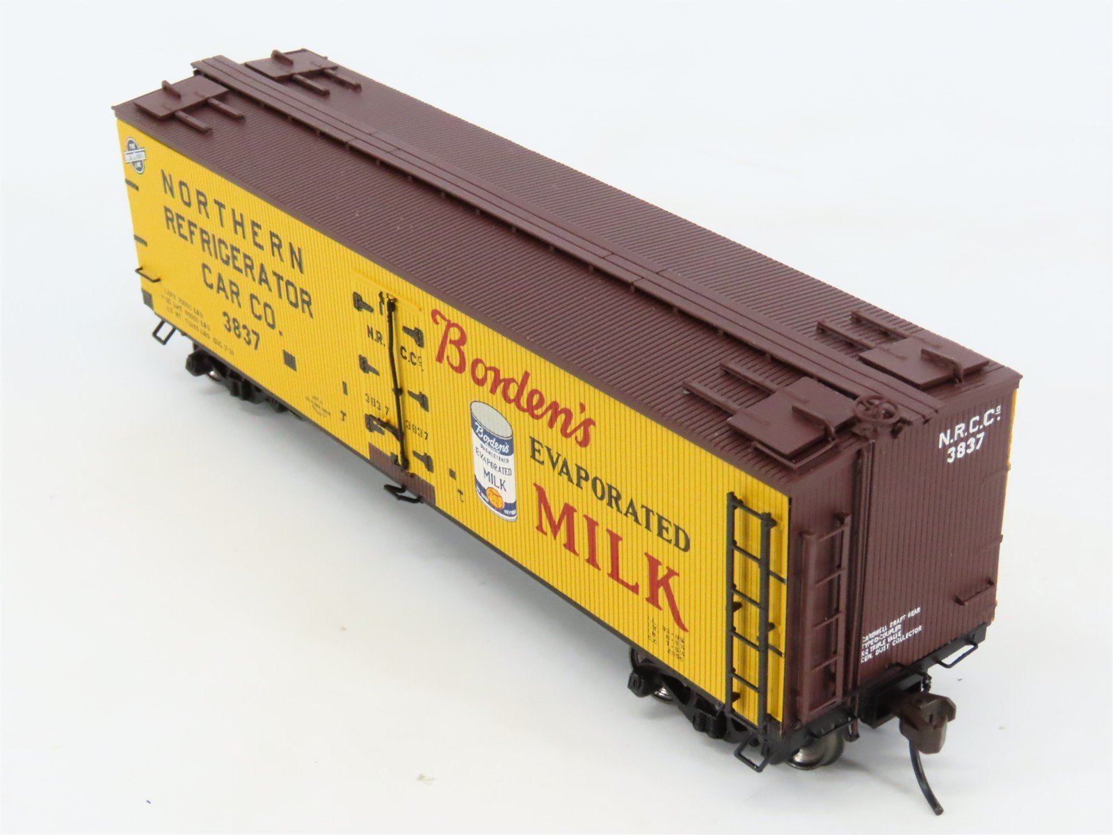 HO Atlas Master 20002005 NRCCo Northern / Borden's Milk 40' Wood Reefer #3837