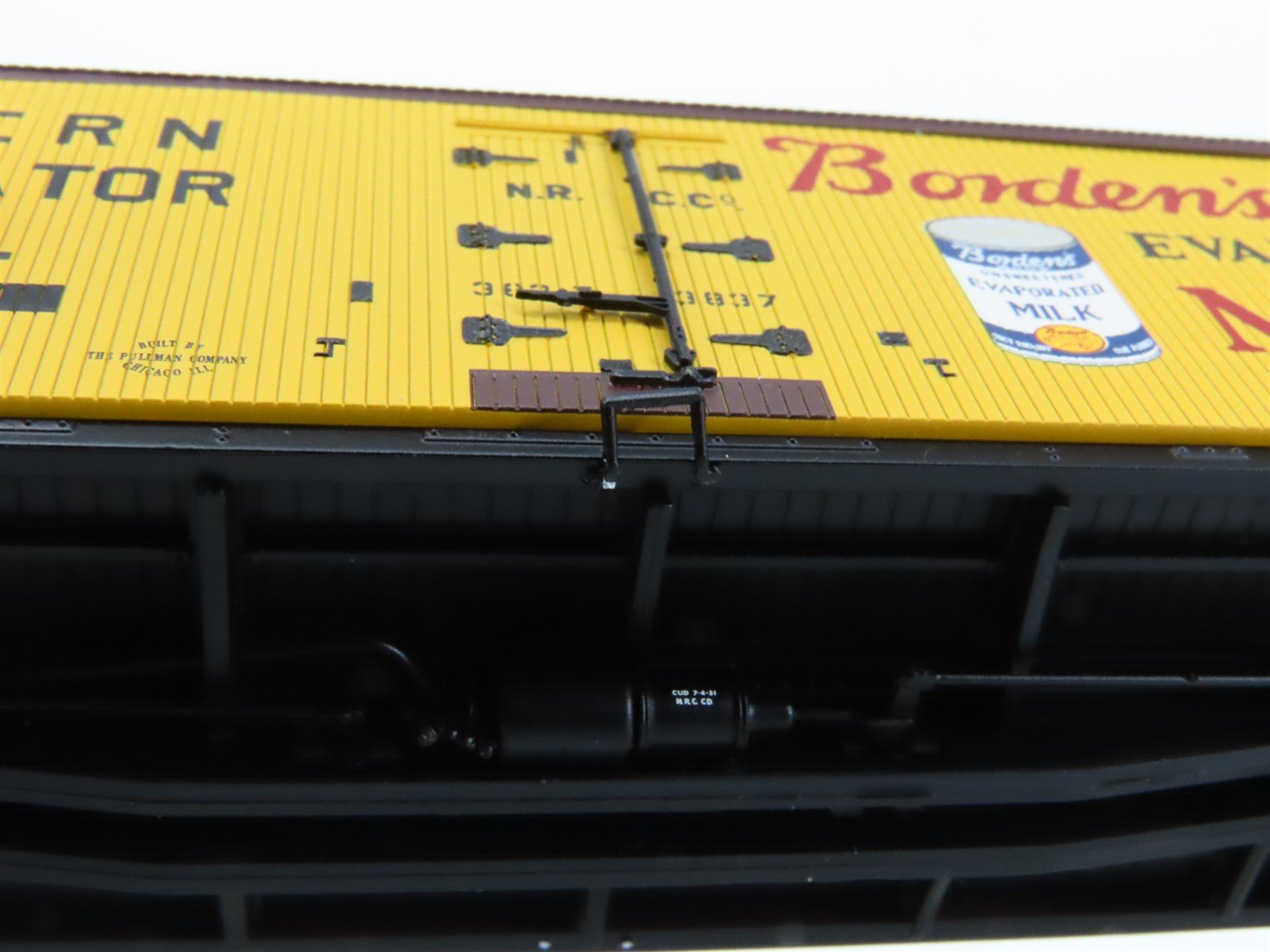 HO Atlas Master 20002005 NRCCo Northern / Borden's Milk 40' Wood Reefer #3837