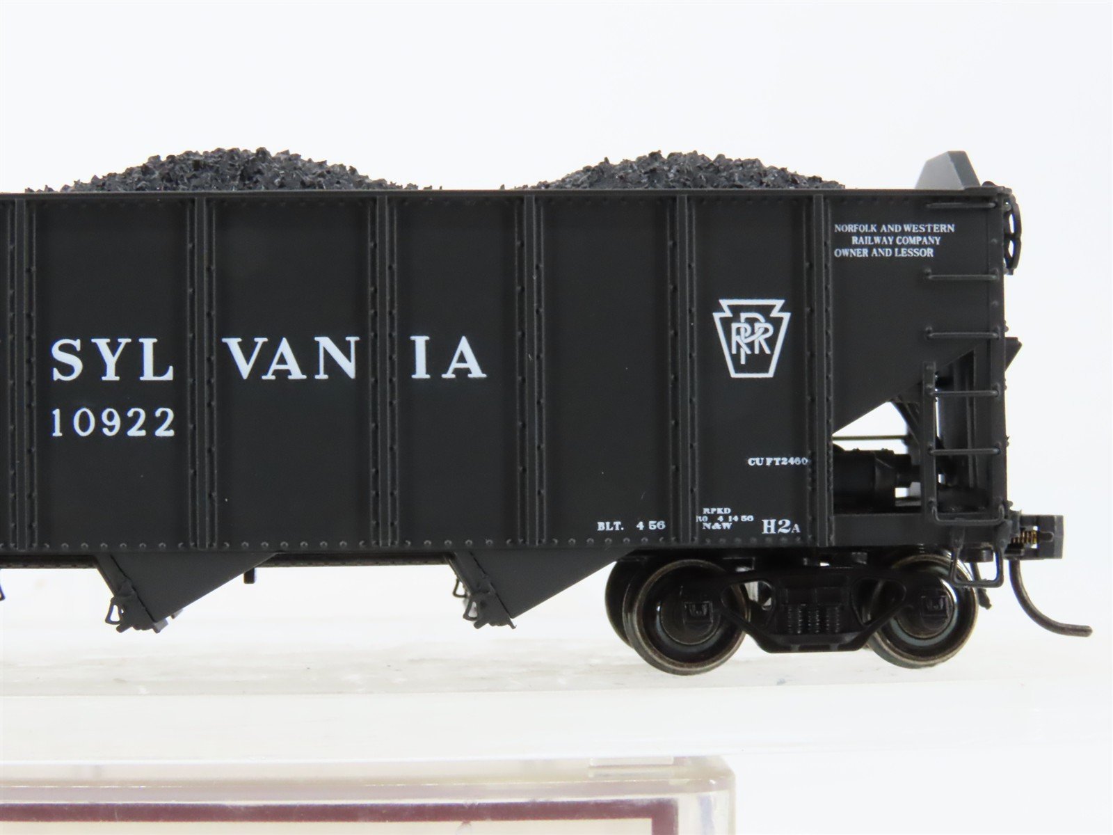 HO Broadway Limited BLI 811 PRR Pennsylvania H2A 3-Bay Hopper #10922 w/ Load