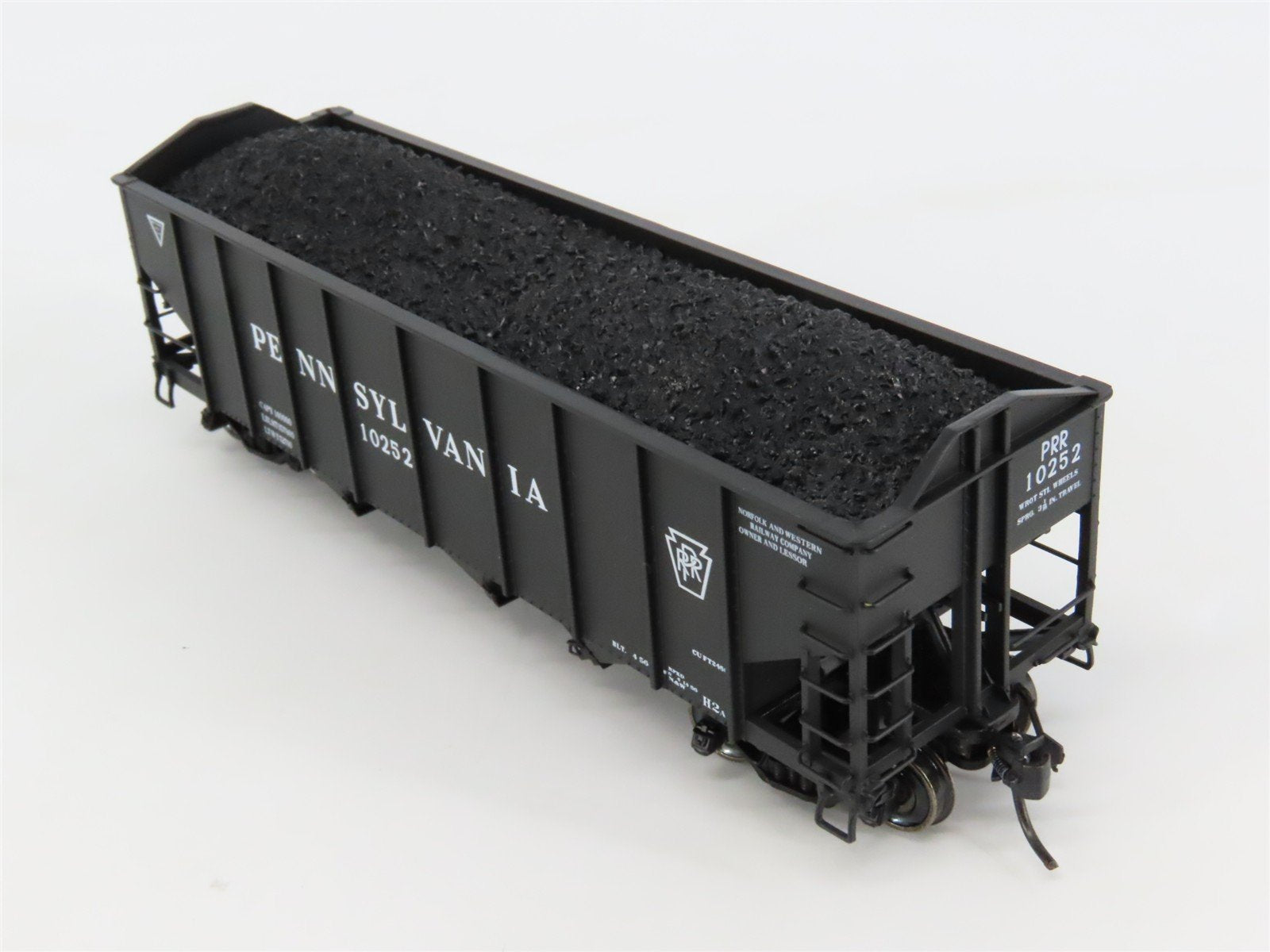 HO Broadway Limited BLI 809 PRR Pennsylvania H2A 3-Bay Hopper #10252 w/ Load