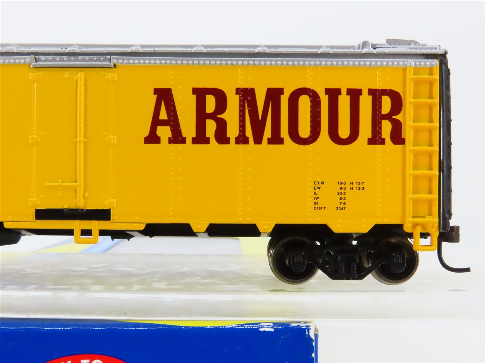 HO Scale Athearn 71336 ARLX Armour 40' Steel Ice Bunker Reefer #8749