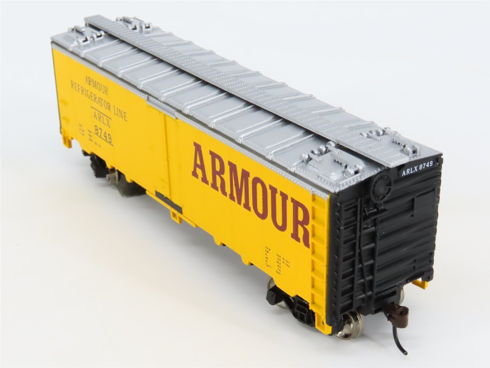 HO Scale Athearn 71336 ARLX Armour 40' Steel Ice Bunker Reefer #8749