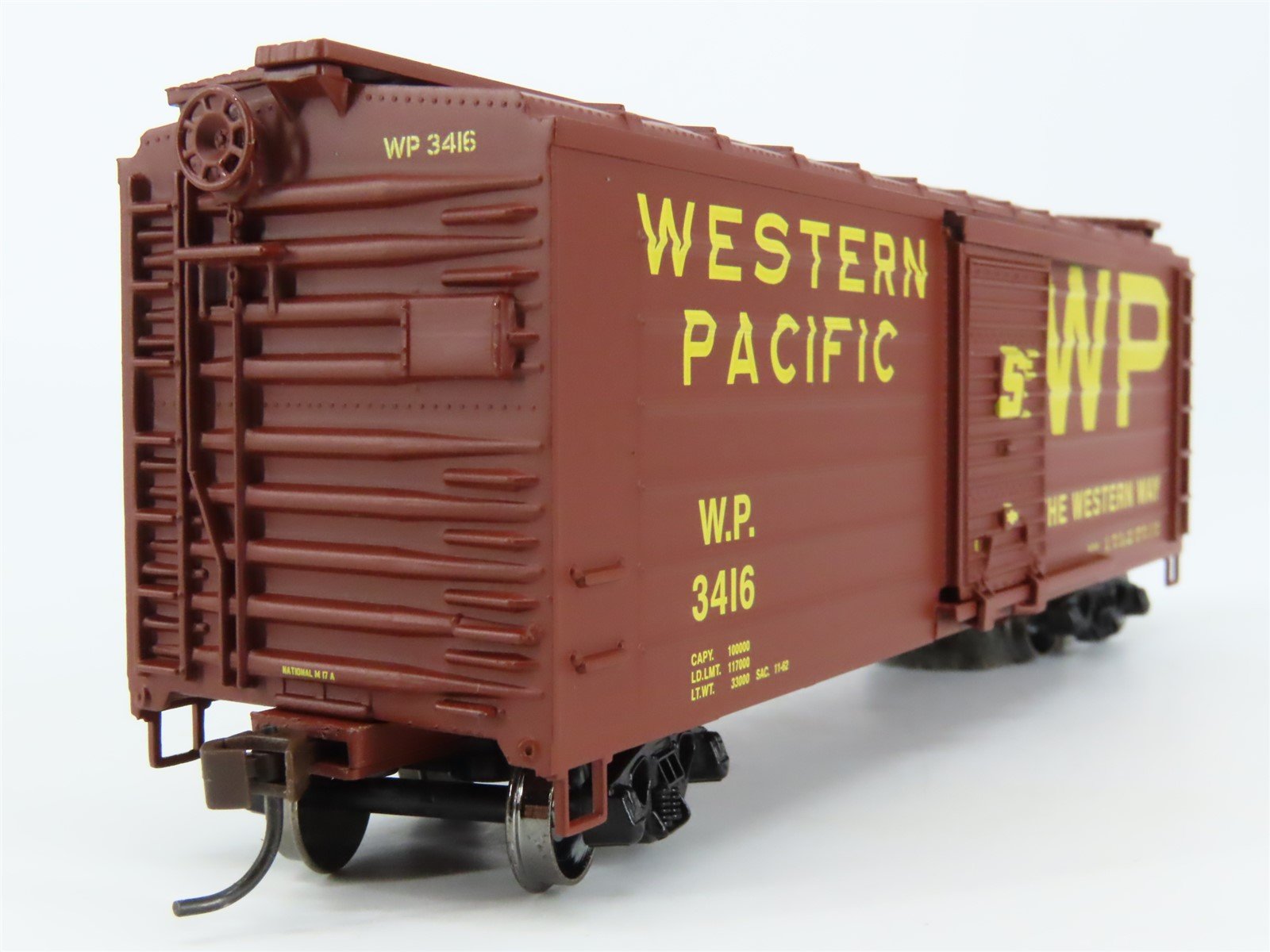 HO Scale Athearn 92799 WP Western Pacific 40' Horizontal Rib Box Car #3416