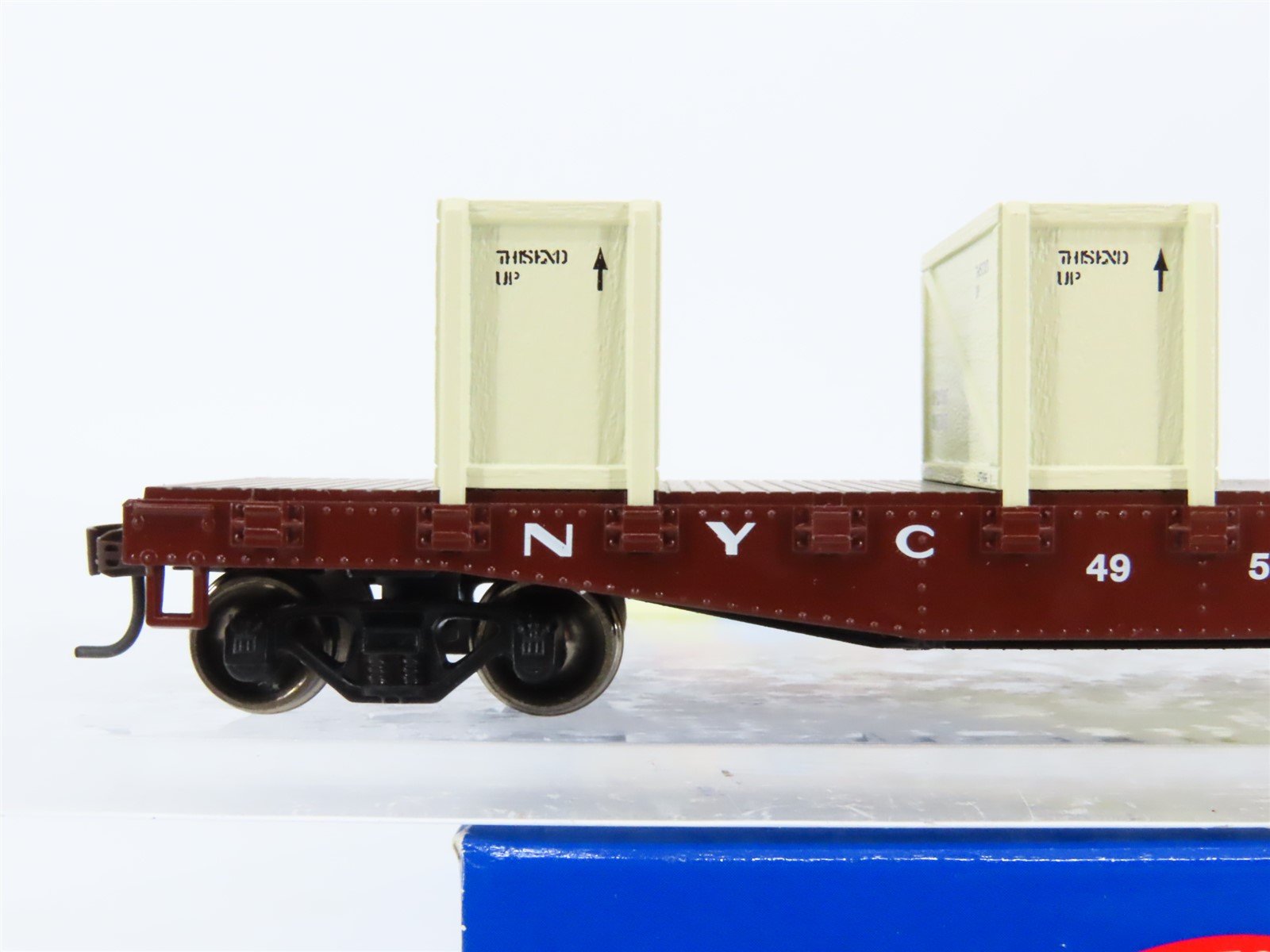 HO Scale Athearn 92180 NYC New York Central 40' Flat Car #495334 w/ Crate Load