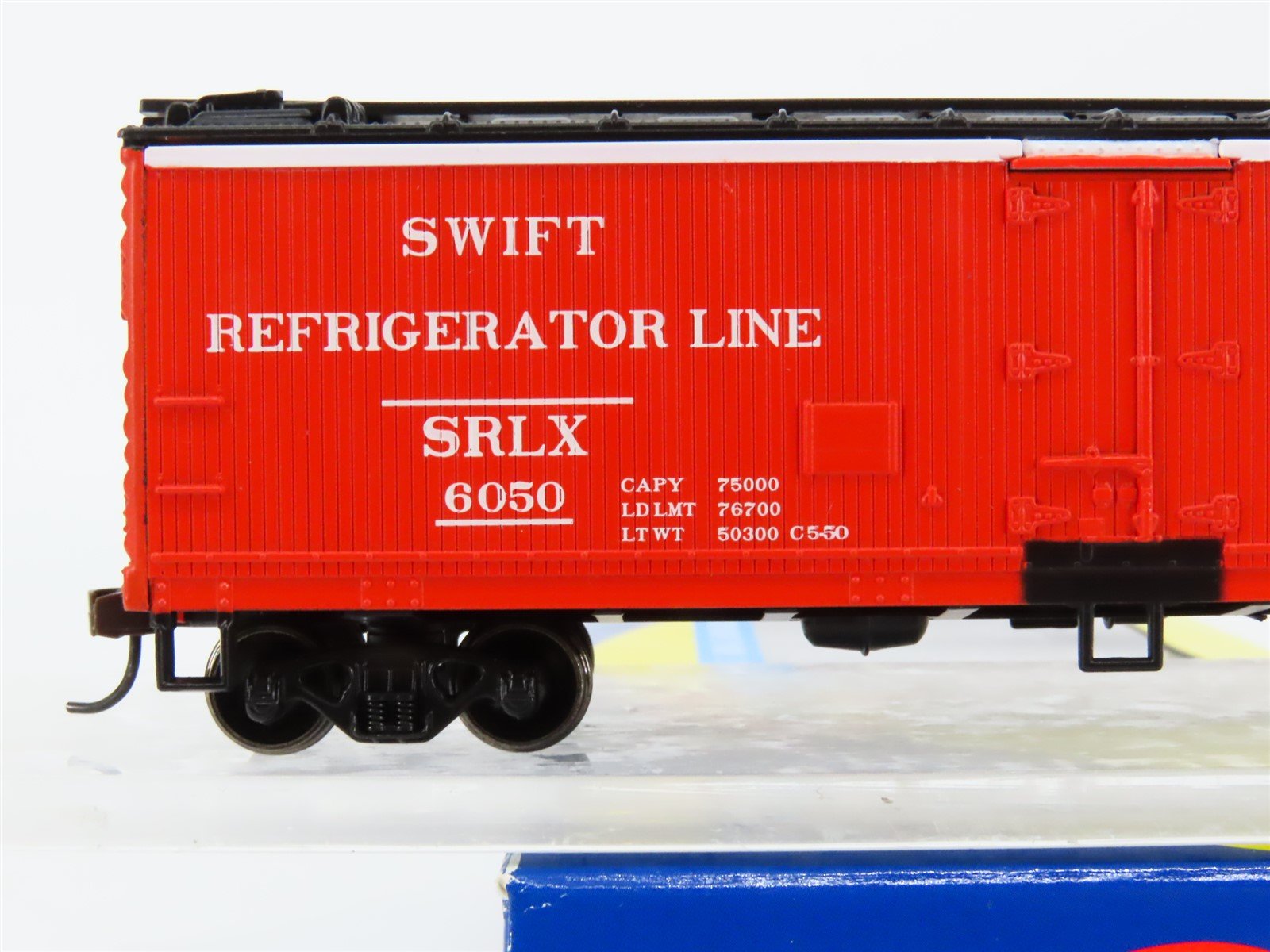HO Scale Athearn 75930 SRLX Swift Refrigerator 40' Wood Ice Bunker Reefer #6050