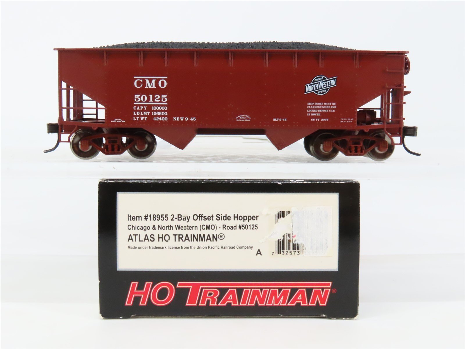 HO Atlas Trainman 18955 CMO / CNW 2-Bay Offset-Side Hopper #50125 w/ Load