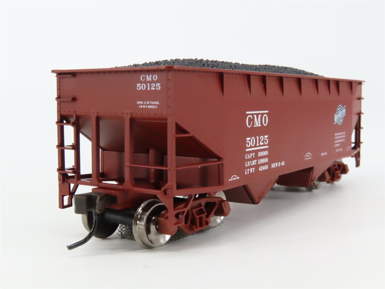 HO Atlas Trainman 18955 CMO / CNW 2-Bay Offset-Side Hopper #50125 w/ Load