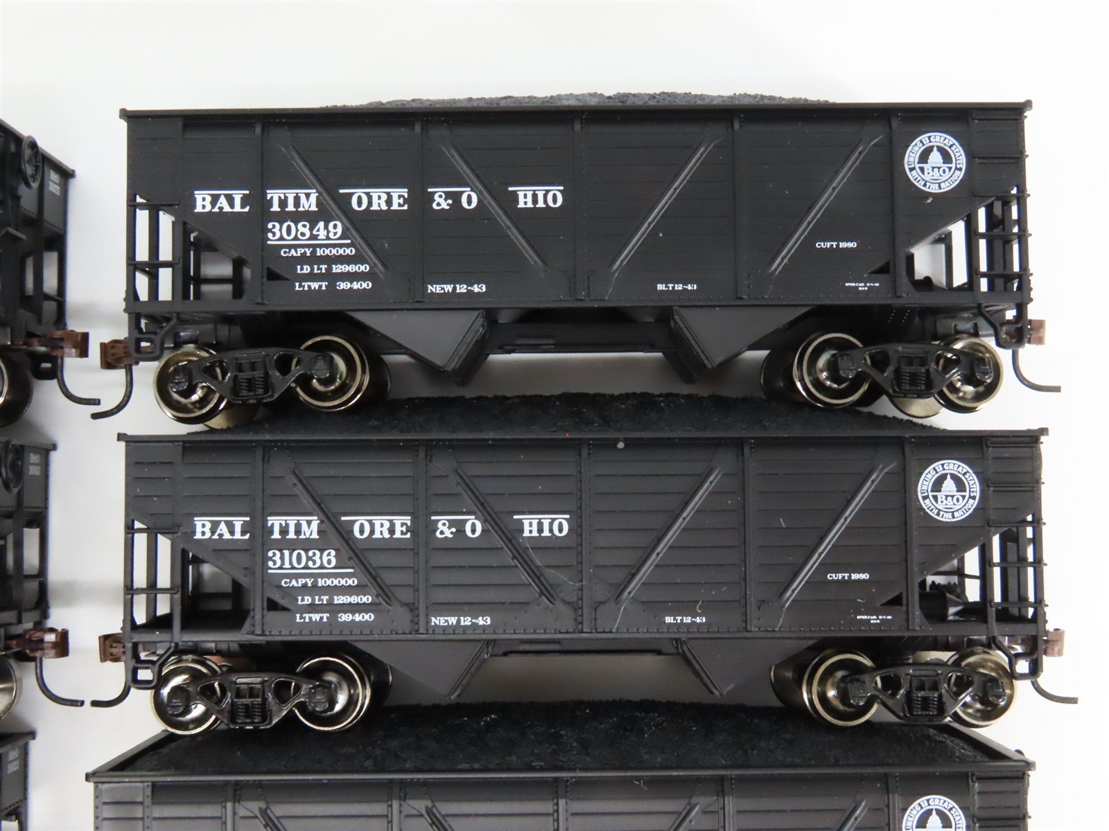 HO Athearn 70790 B&O Baltimore & Ohio 34' 2-Bay Composite Hopper 6-Pack w/ Load