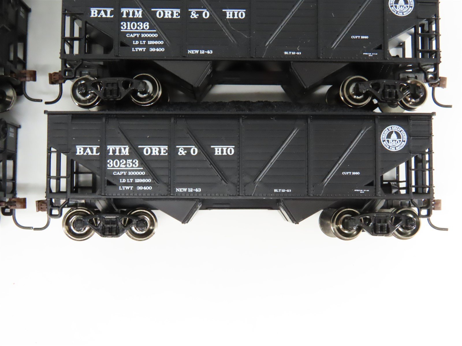 HO Athearn 70790 B&O Baltimore & Ohio 34' 2-Bay Composite Hopper 6-Pack w/ Load