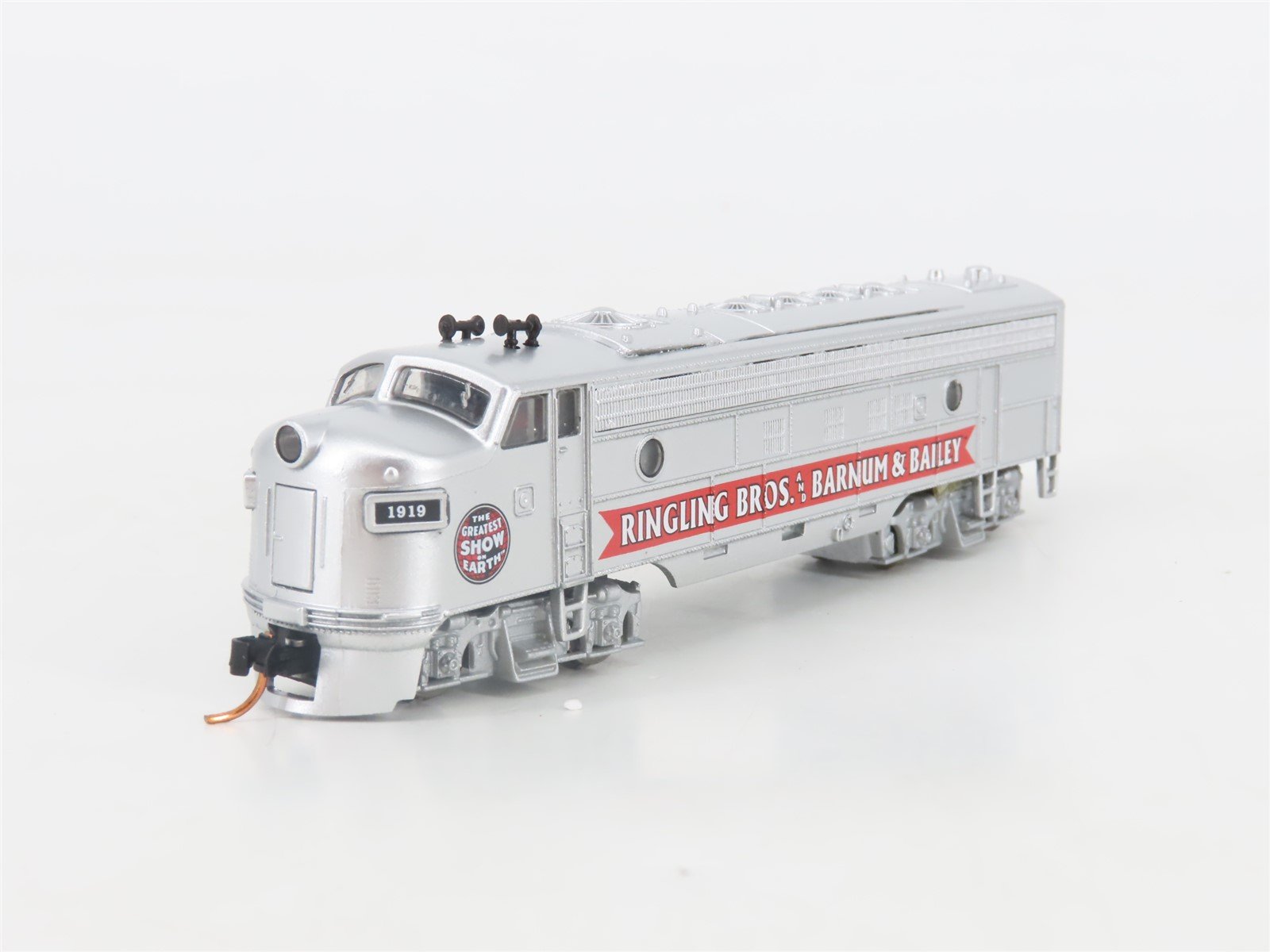 N Micro-Trains MTL/Model Power 98500722 Ringling Bros Circus FP7 Diesel #1919