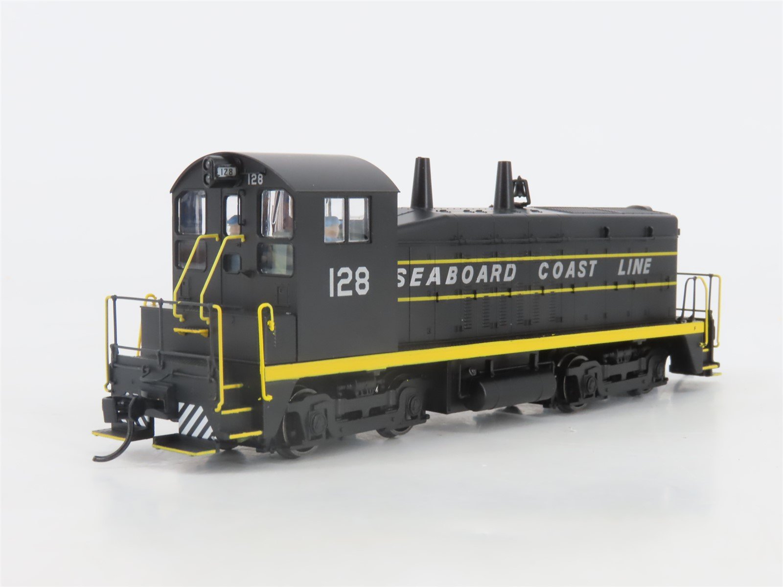 HO Scale Walthers Mainline 910-10674 SCL EMD SW7 Ph. 2 Diesel #128 - DCC Ready