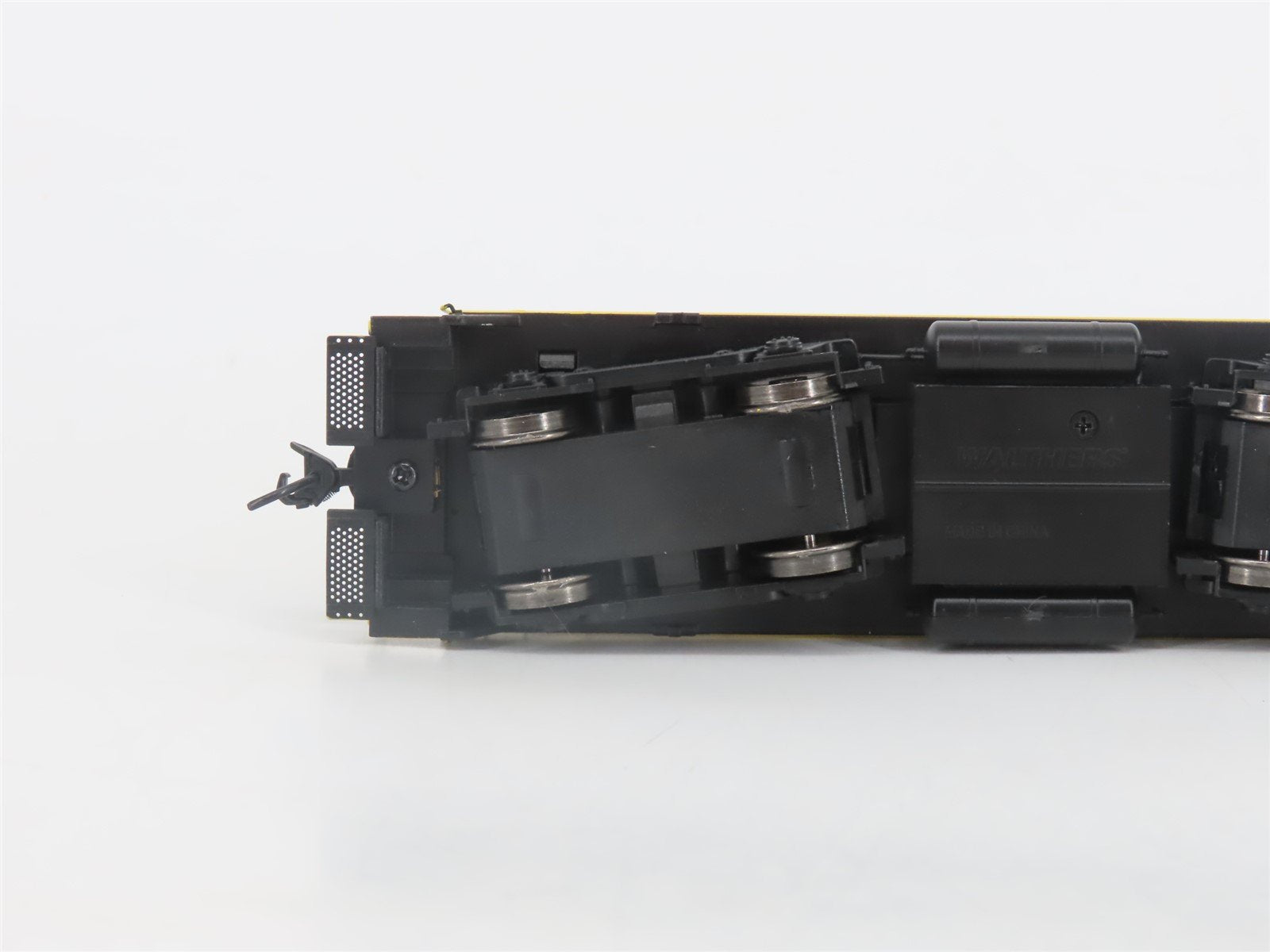 HO Scale Walthers Mainline 910-10674 SCL EMD SW7 Ph. 2 Diesel #128 - DCC Ready