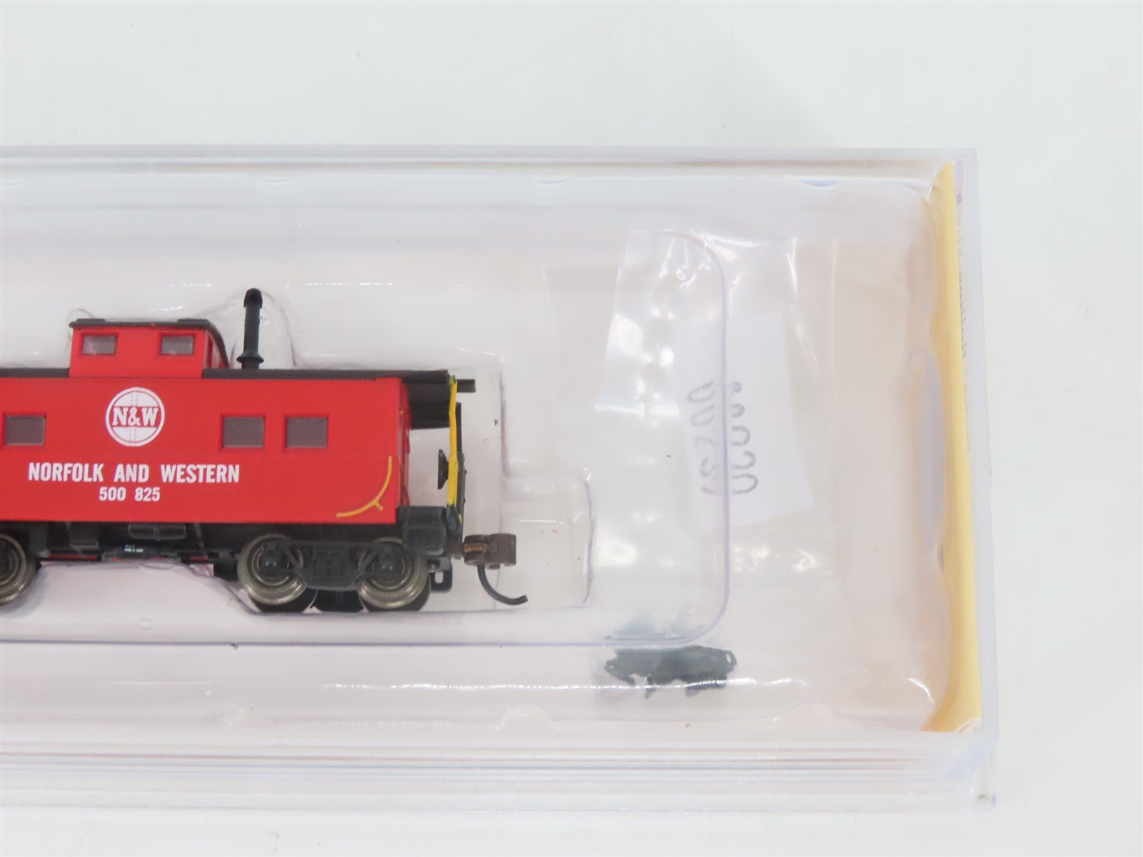 N Scale Bachmann 16865 N&W Norfolk & Western Center Cupola Steel Caboose #500825