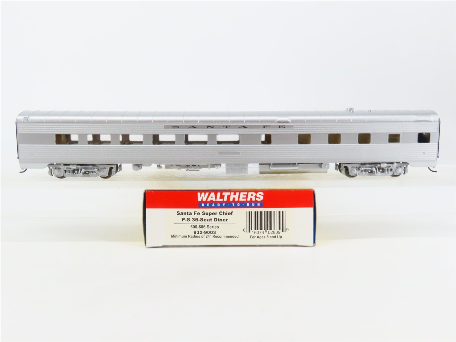 HO Walthers 932-9003 ATSF Santa Fe "Super Chief" PS 36-Seat Diner Passenger Car