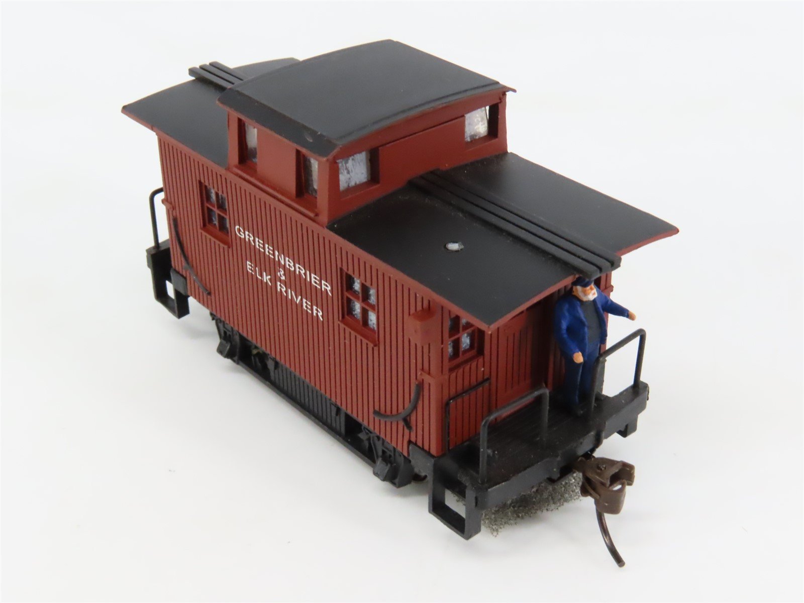 HO Bachmann Greenbrier & Elk River Center Cupola Bobber Caboose w/ Custom Figure