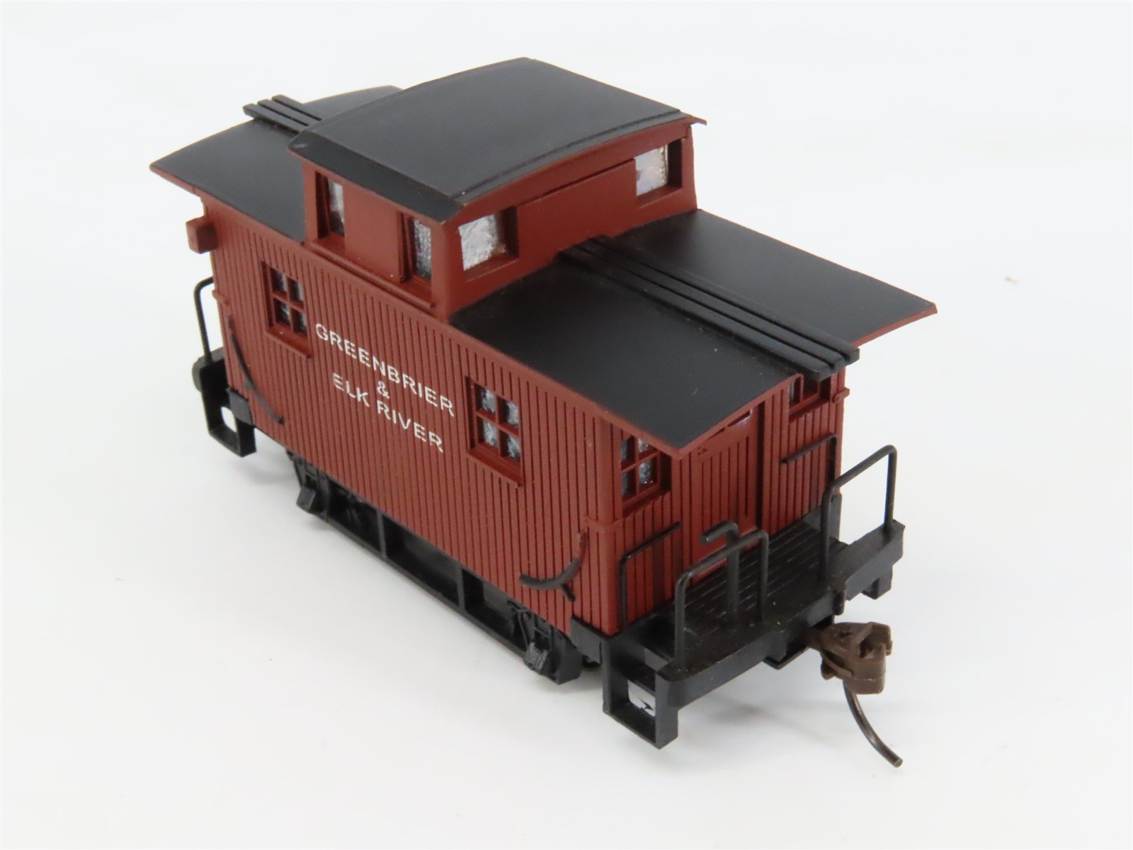 HO Bachmann Greenbrier & Elk River Center Cupola Bobber Caboose w/ Custom Figure