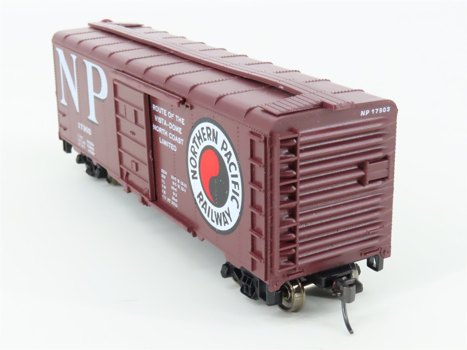 HO Roundhouse 1087 NP Northern Pacific 40' Roundtop Box Car #17903 -Upgraded