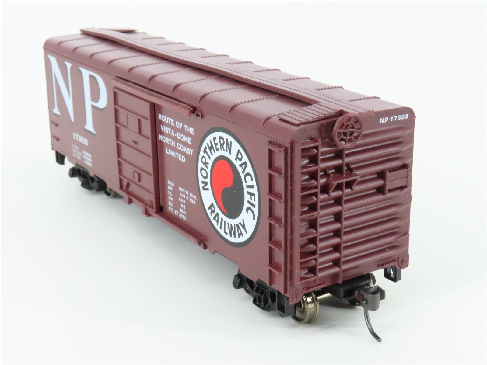 HO Roundhouse 1087 NP Northern Pacific 40' Roundtop Box Car #17903 -Upgraded