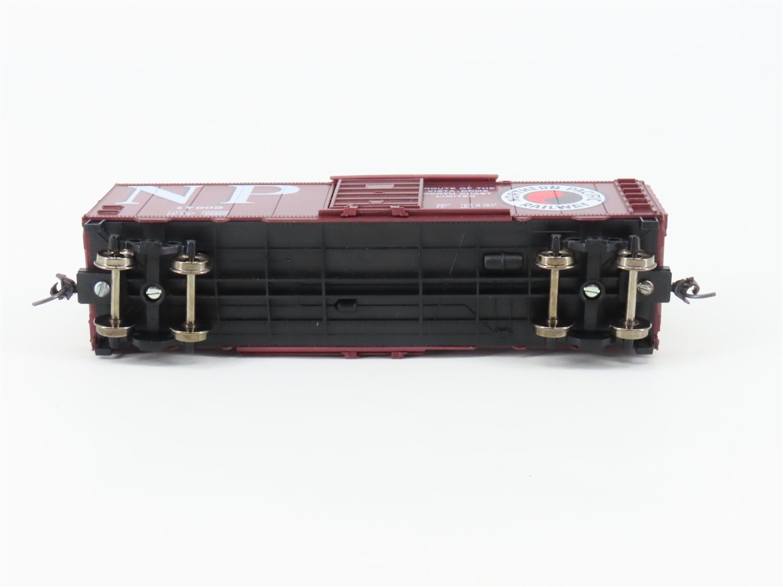 HO Roundhouse 1087 NP Northern Pacific 40' Roundtop Box Car #17903 -Upgraded