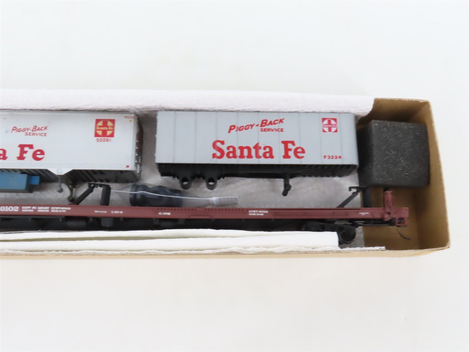 LOT of 2 HO Scale ATSF/TTX 86' Flatcars w/Trailers UPGRADED