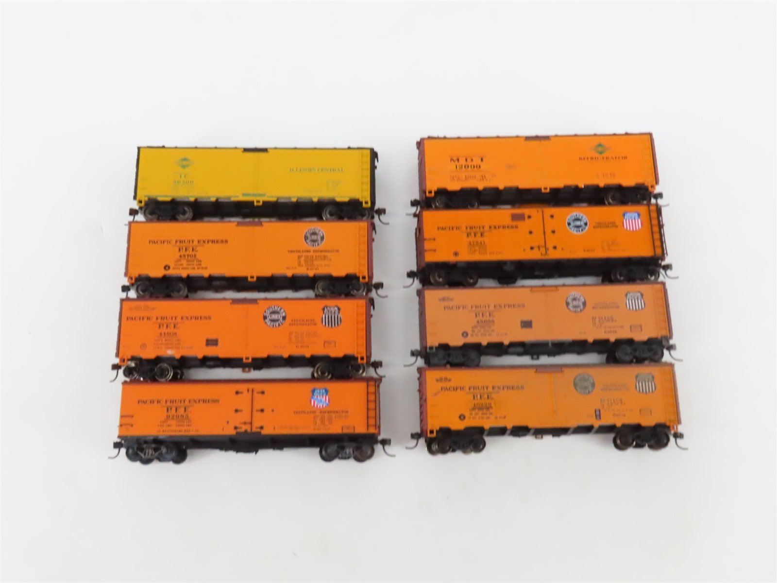 LOT of 8 HO Scale PFE/IC/MDT/SP/UP Reefer Cars Weathered & UPGRADED
