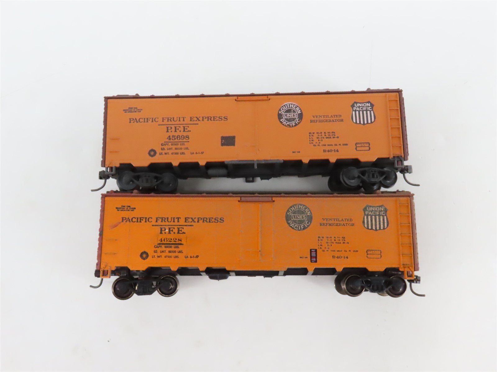 LOT of 8 HO Scale PFE/IC/MDT/SP/UP Reefer Cars Weathered & UPGRADED