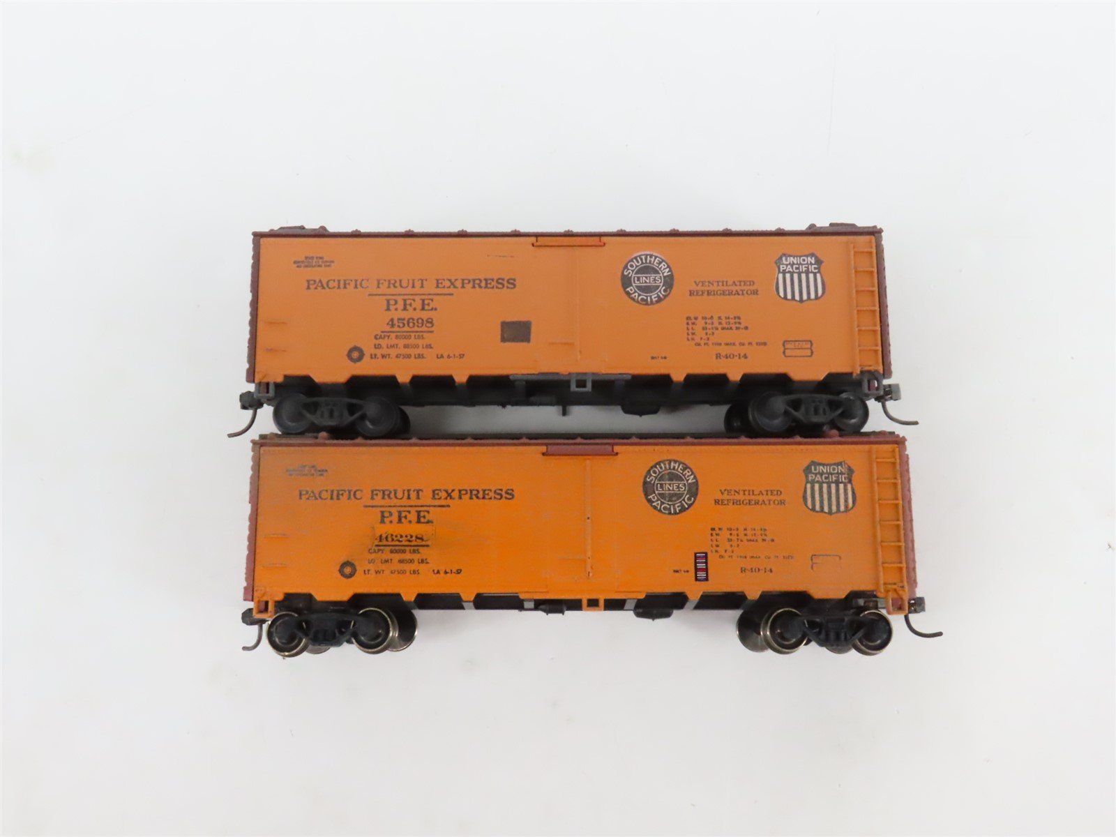 LOT of 8 HO Scale PFE/IC/MDT/SP/UP Reefer Cars Weathered & UPGRADED