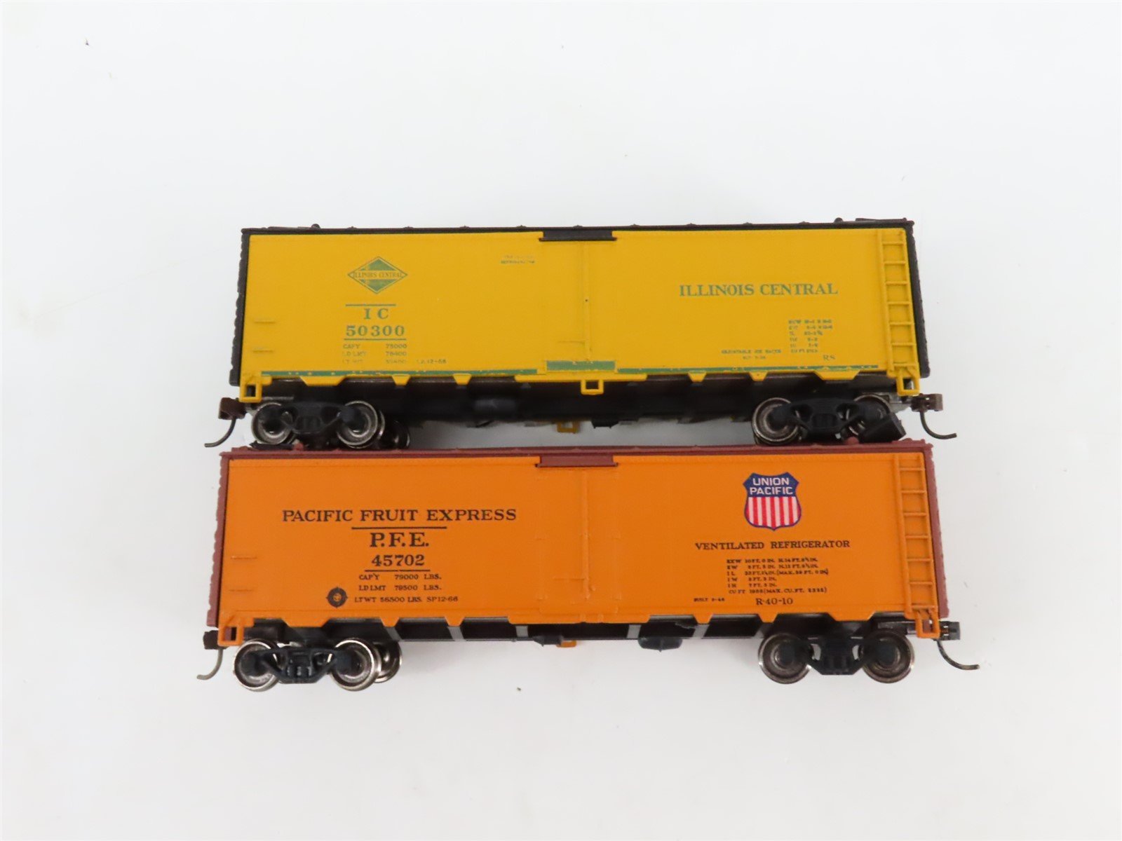 LOT of 8 HO Scale PFE/IC/MDT/SP/UP Reefer Cars Weathered & UPGRADED