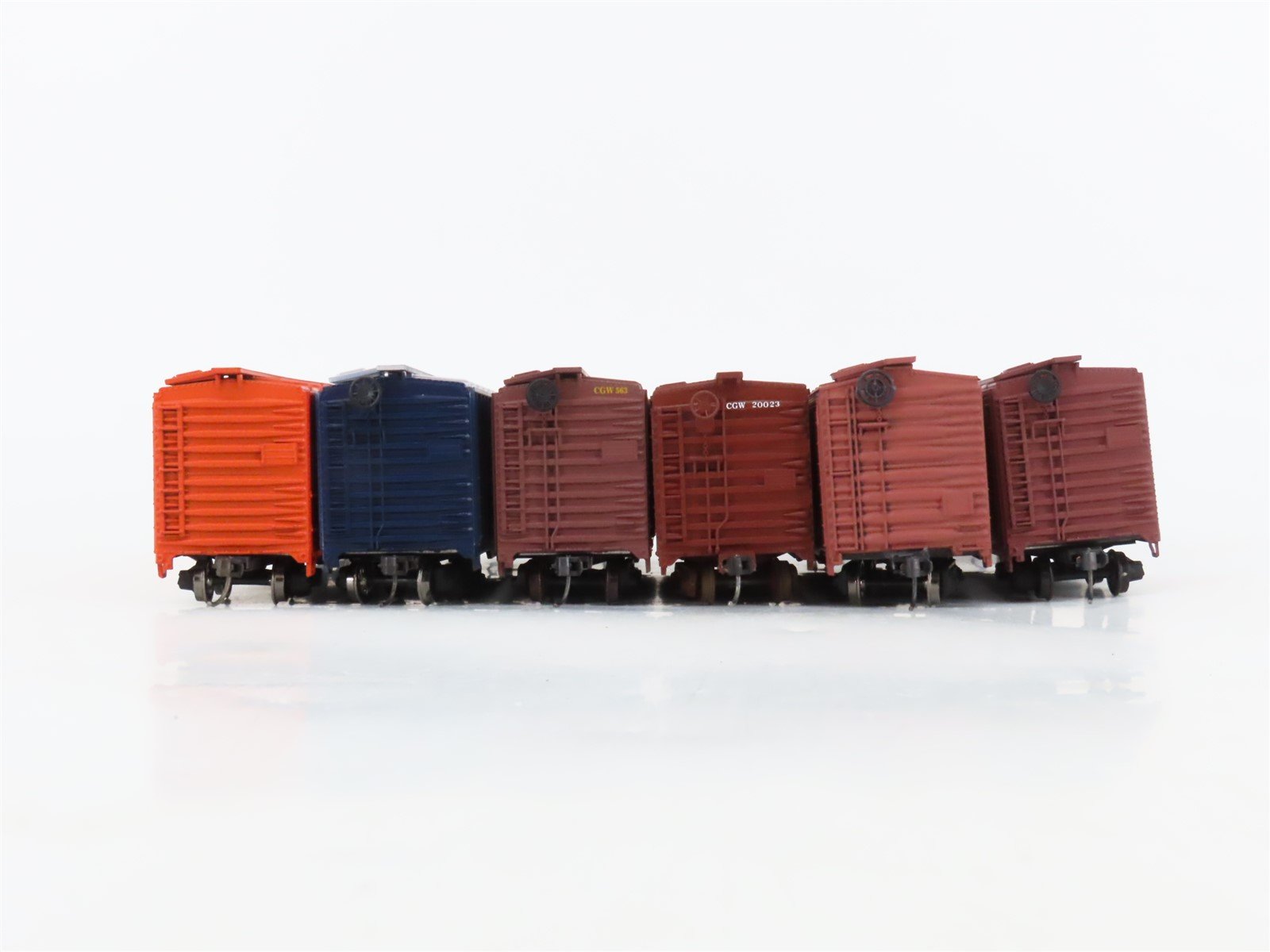 LOT of 6 HO Scale CGW/Southern/IC/B&O/CNW 50' Boxcars UPGRADED