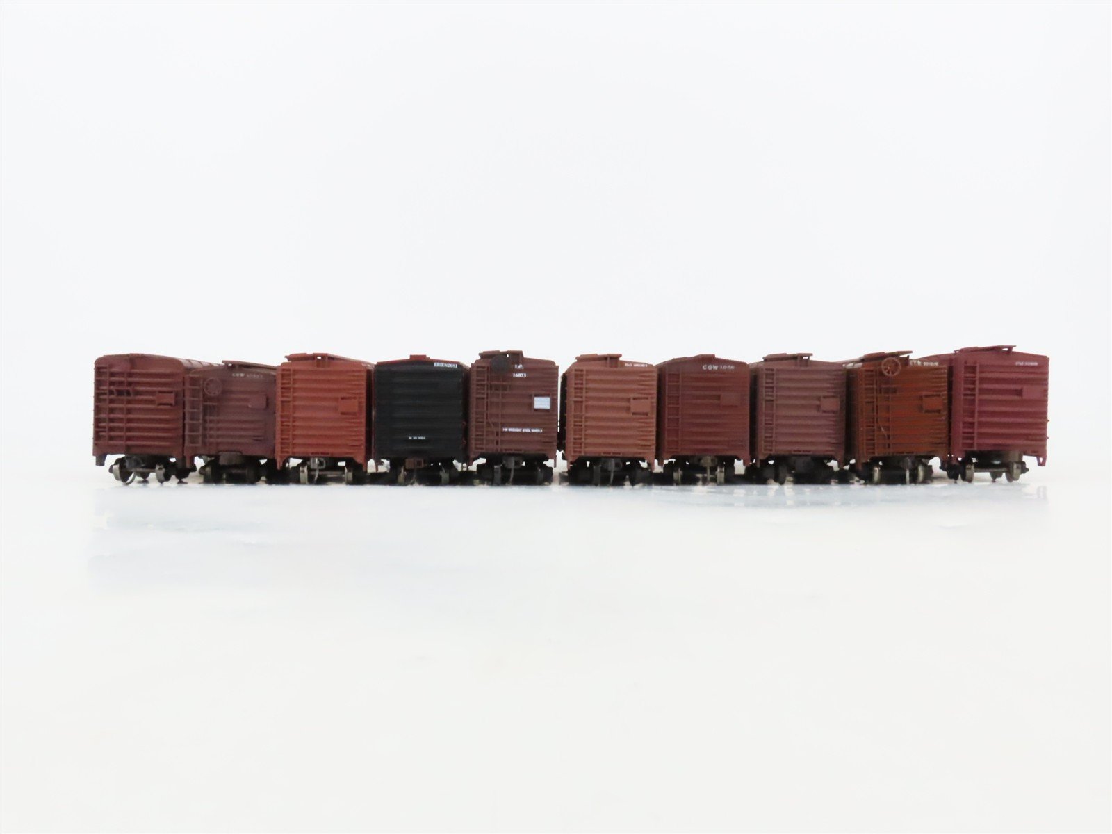LOT of 10 HO Scale CGW/B&O/IC/ERIE/GM&O/PM 40' Boxcars Weathered & UPGRADED