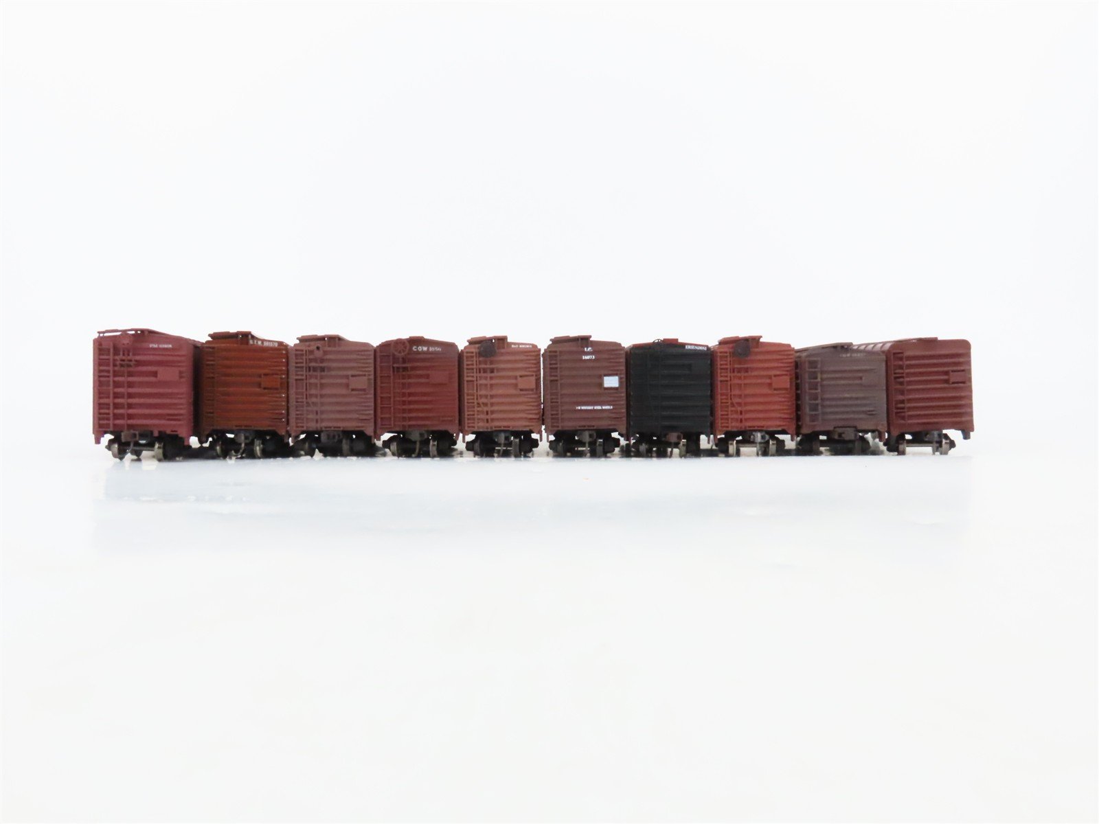 LOT of 10 HO Scale CGW/B&O/IC/ERIE/GM&O/PM 40' Boxcars Weathered & UPGRADED