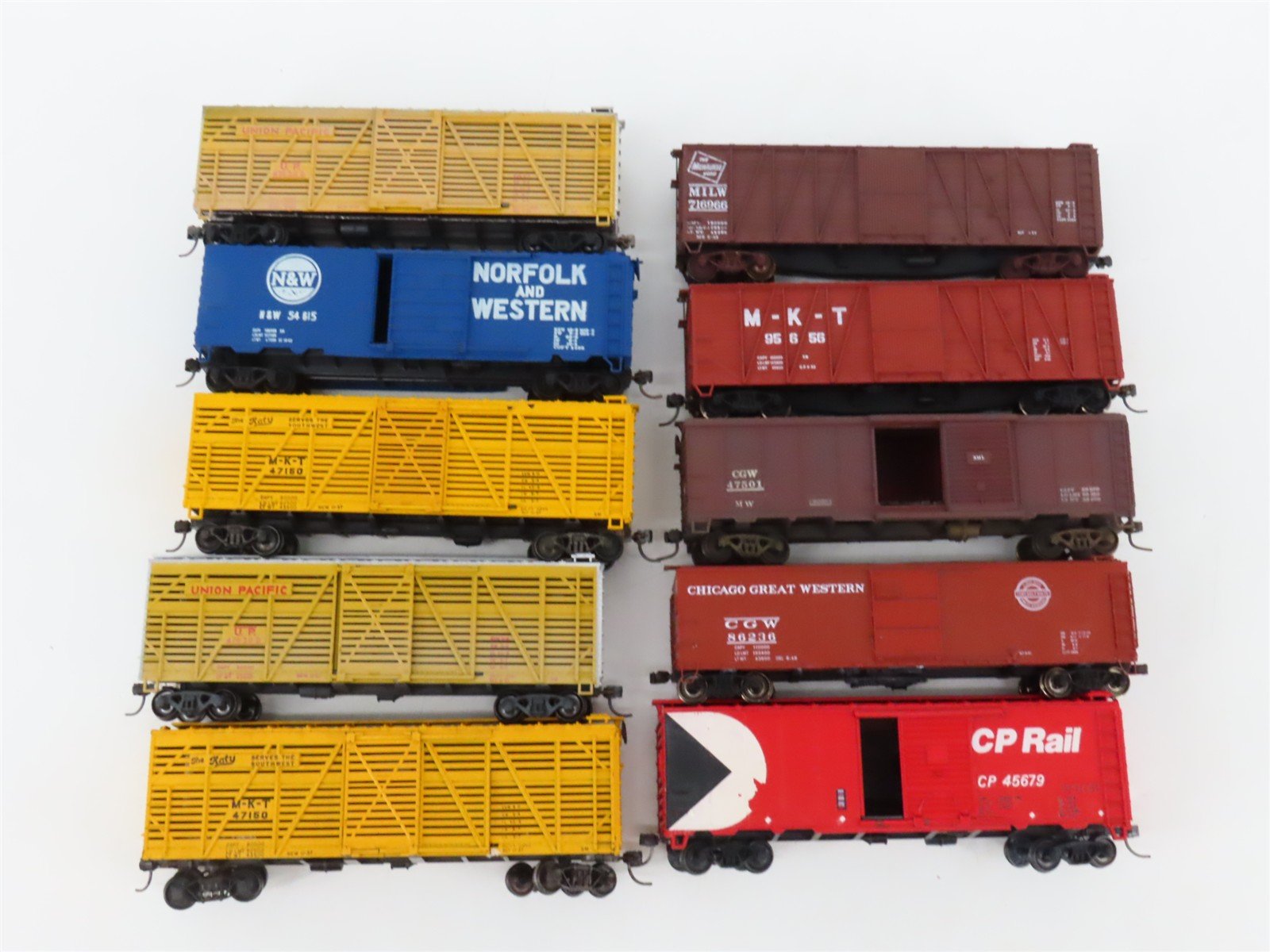 LOT of 10 HO Scale MILW/MKT/CGW/CP/N&W/UP/MKT Assorted Stock & Boxcars UPGRADED