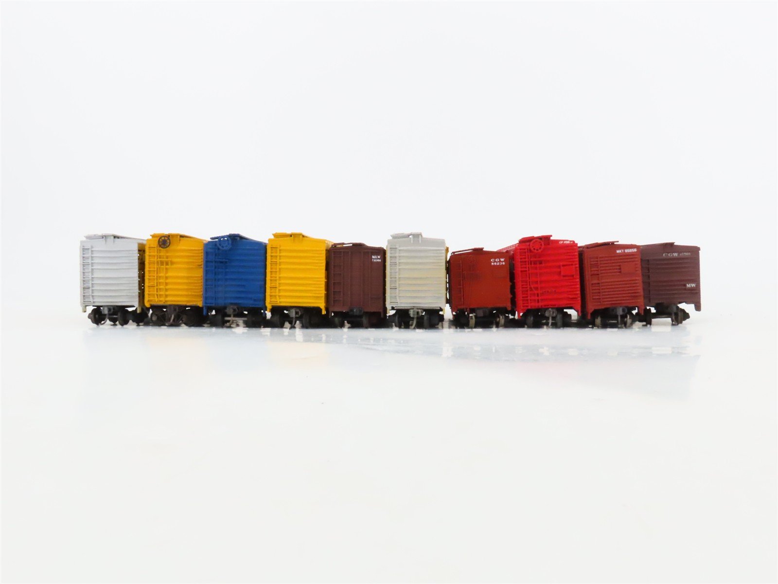 LOT of 10 HO Scale MILW/MKT/CGW/CP/N&W/UP/MKT Assorted Stock & Boxcars UPGRADED