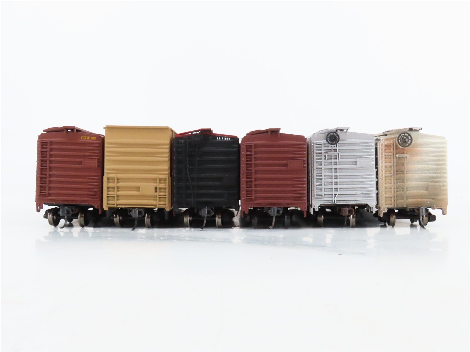 LOT of 6 HO Scale T&P/CGW/SLSF/UP/NPM/MHLX 50' Boxcars UPGRADED