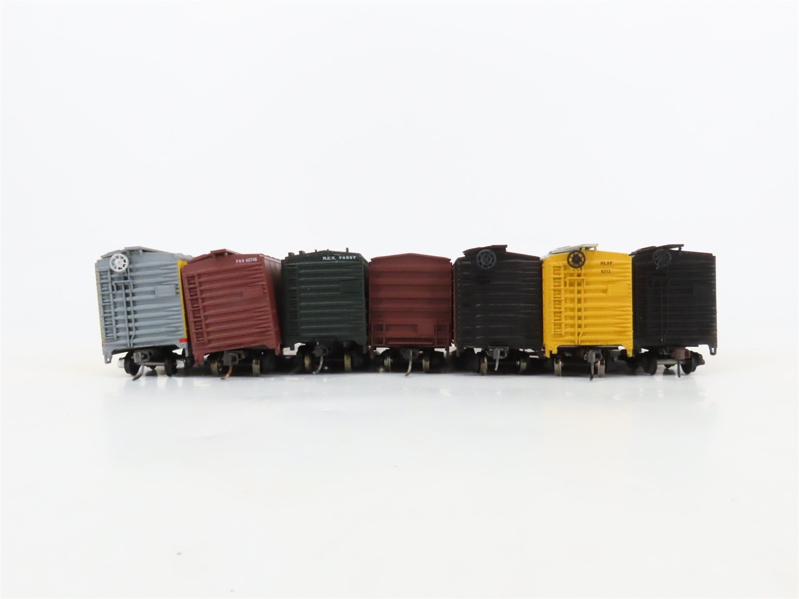 LOT of 7 HO Scale WP/SLSF/REX/PRR/UP/GBW 50' Boxcars UPGRADED