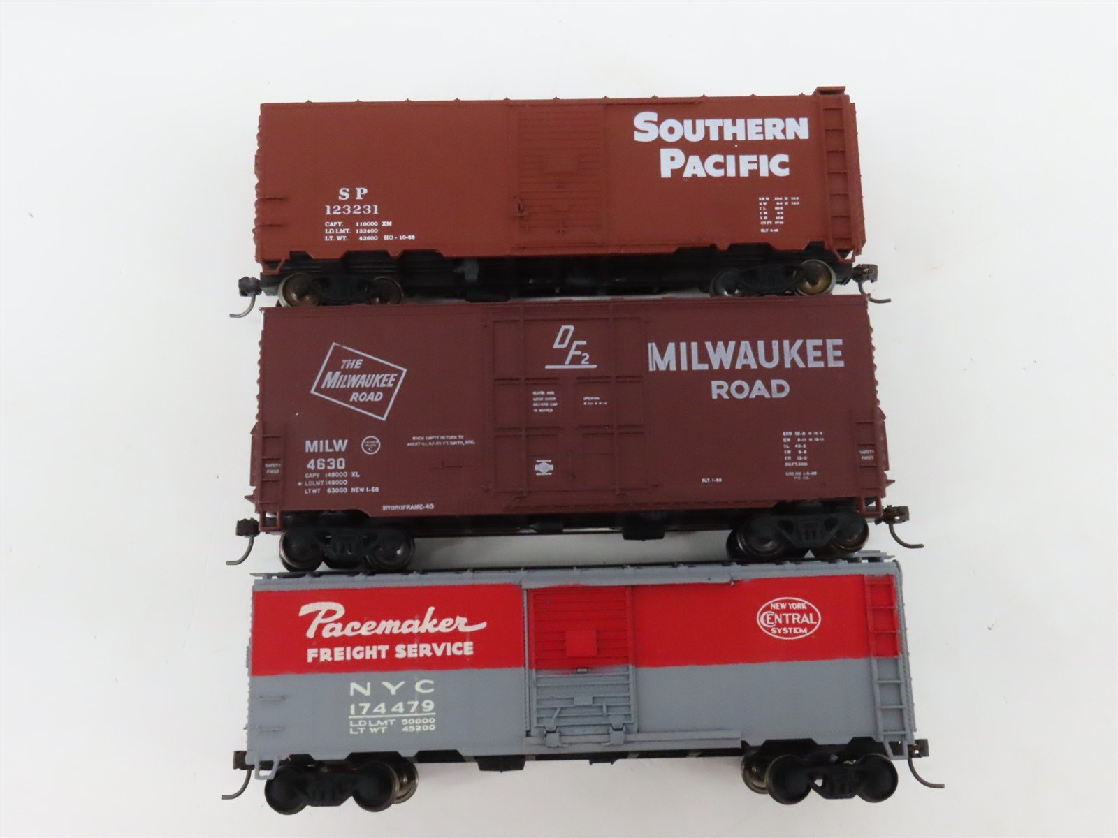 LOT of 10 HO Scale NYC/SLSF/PRR/REX/ACL/WP/NYC/SP/MILW 40' Boxcars UPGRADED