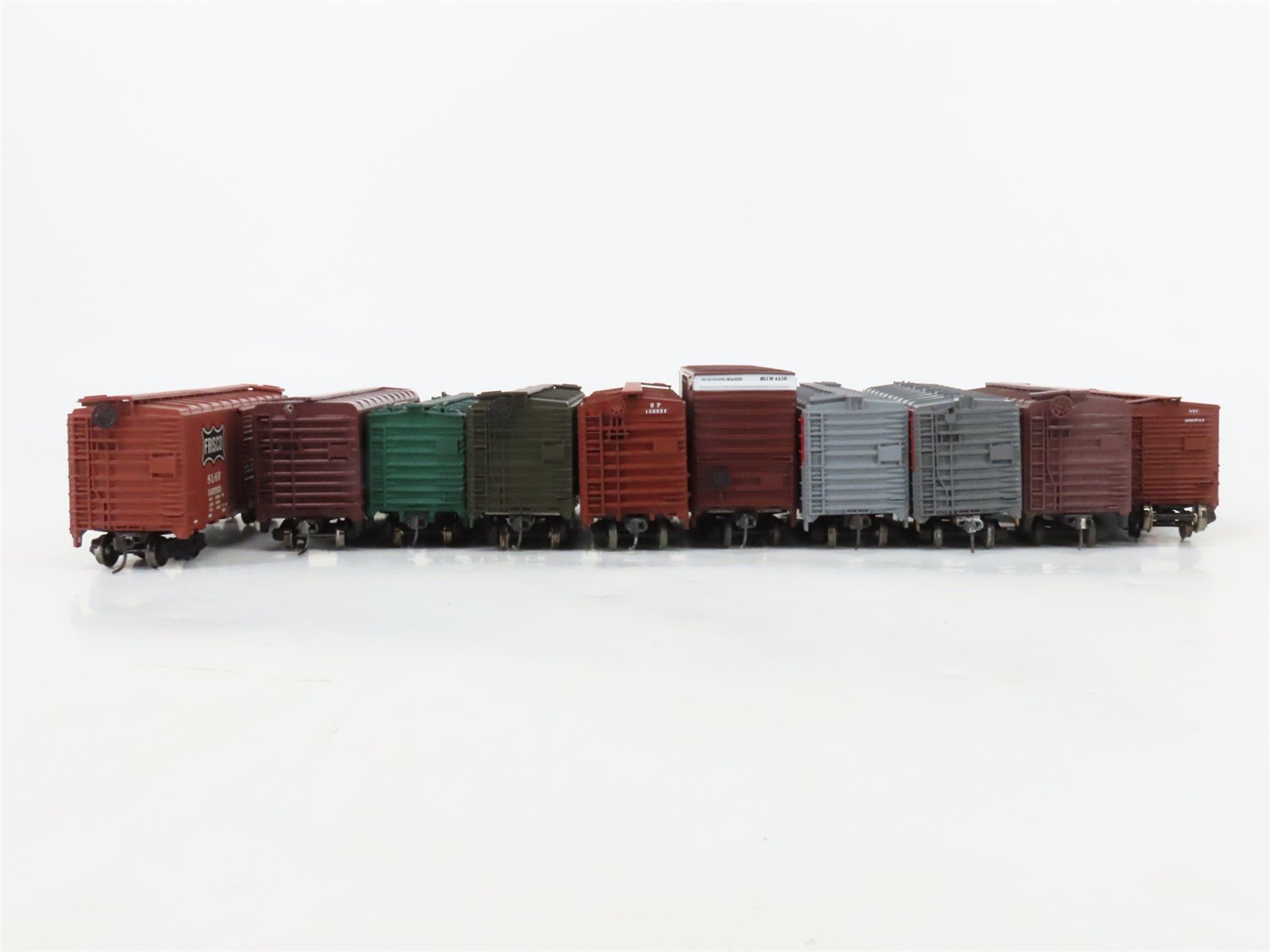 LOT of 10 HO Scale NYC/SLSF/PRR/REX/ACL/WP/NYC/SP/MILW 40' Boxcars UPGRADED