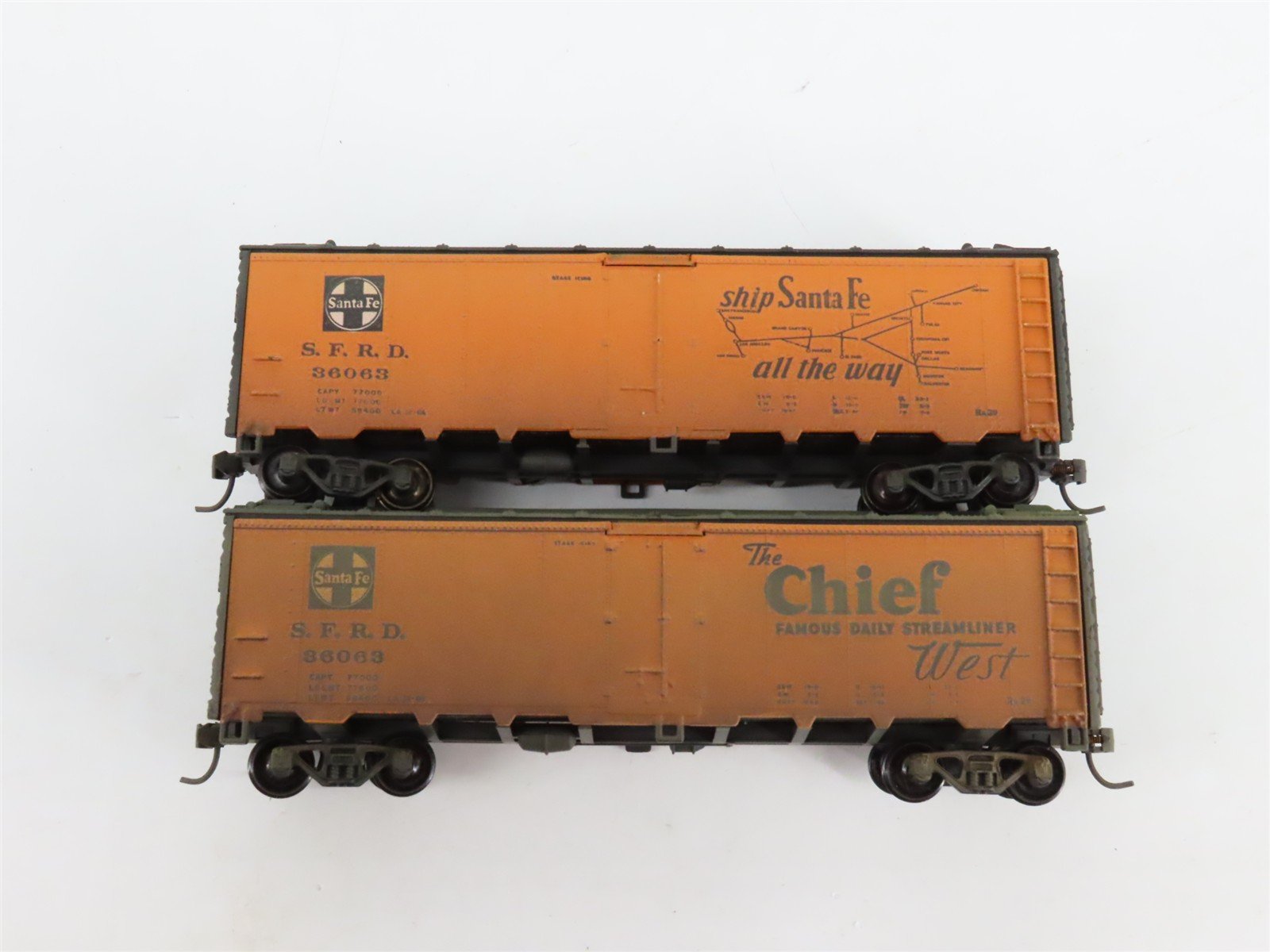 LOT of 8 HO Scale SFRD Santa Fe 40' Reefer Cars Weathered & UPGRADED