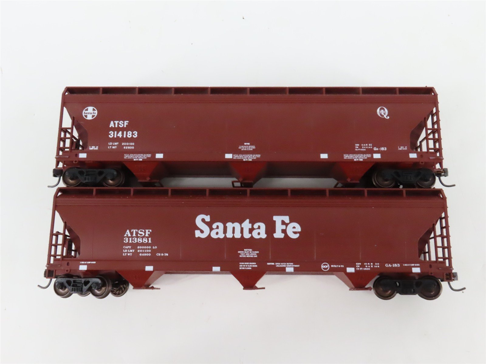 LOT of 8 HO Scale ATSF Santa Fe Assorted Boxcars & Hoppers UPGRADED