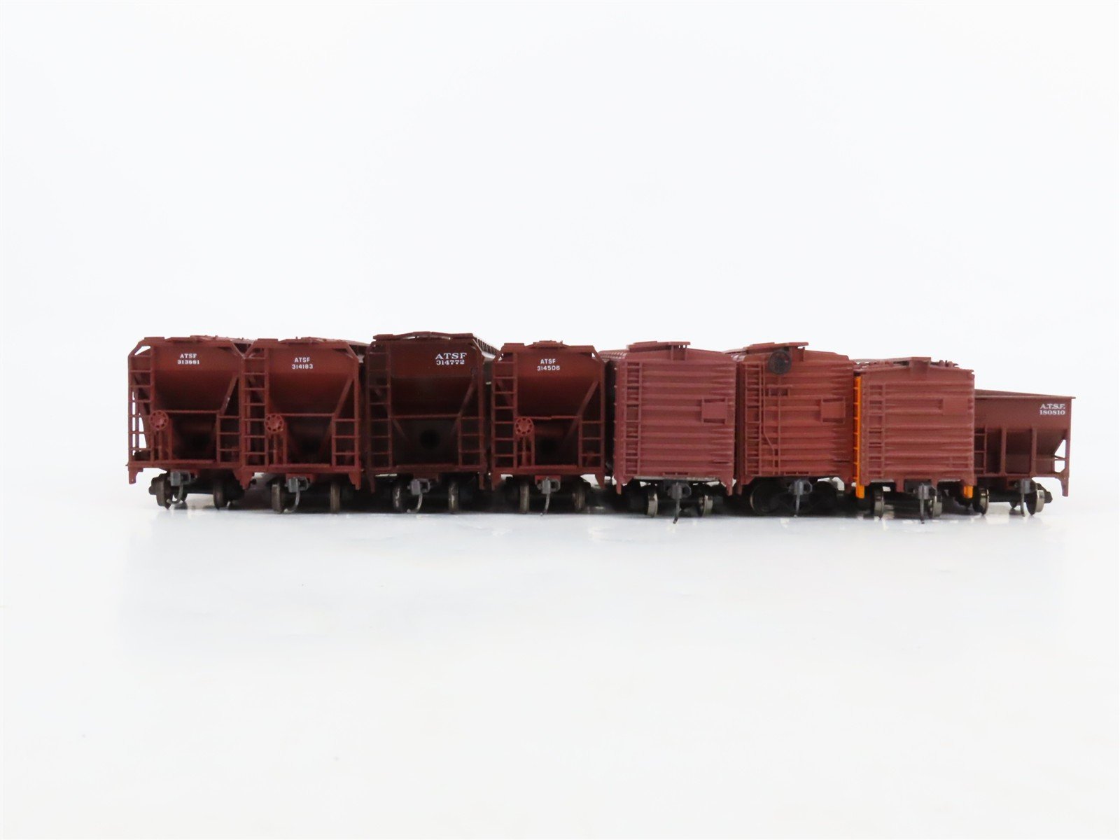 LOT of 8 HO Scale ATSF Santa Fe Assorted Boxcars & Hoppers UPGRADED